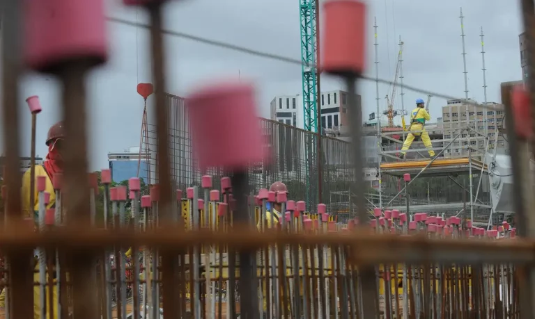 construcao civil obras canteiro de obras construcao trabalhadores190220142530 0
