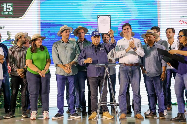 53742722052 423aefb754 c