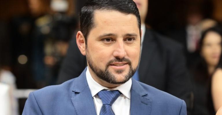 EB8A42E8 C98A 4B28 B6CD 0FB2B34D2827 3