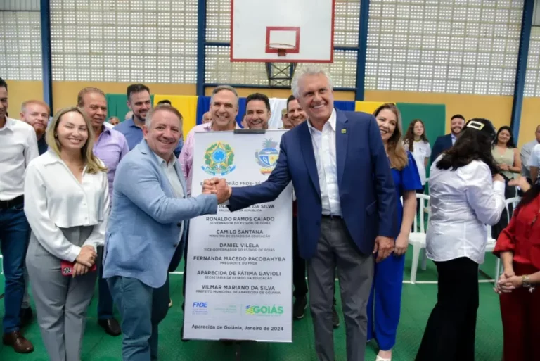 Inauguracao colegio tempo integral em Aparecida a 1215x811.jpg 1024x684 1