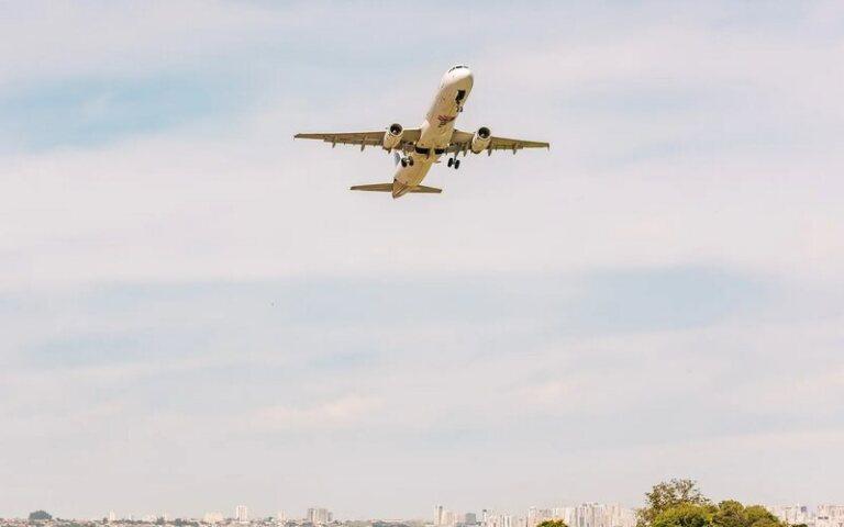 latam airbus decolagem brasilia companhia empresa aerea widelg