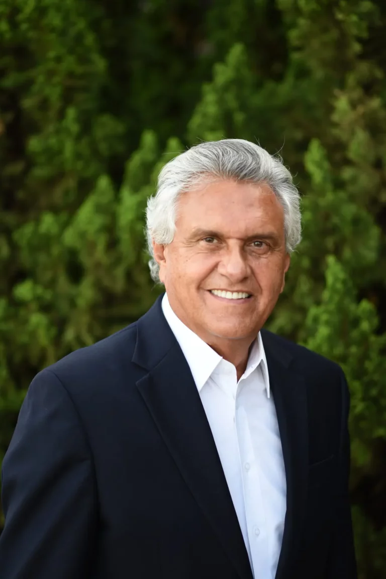 Governador Ronaldo Caiado 004 1215x1820.jpg