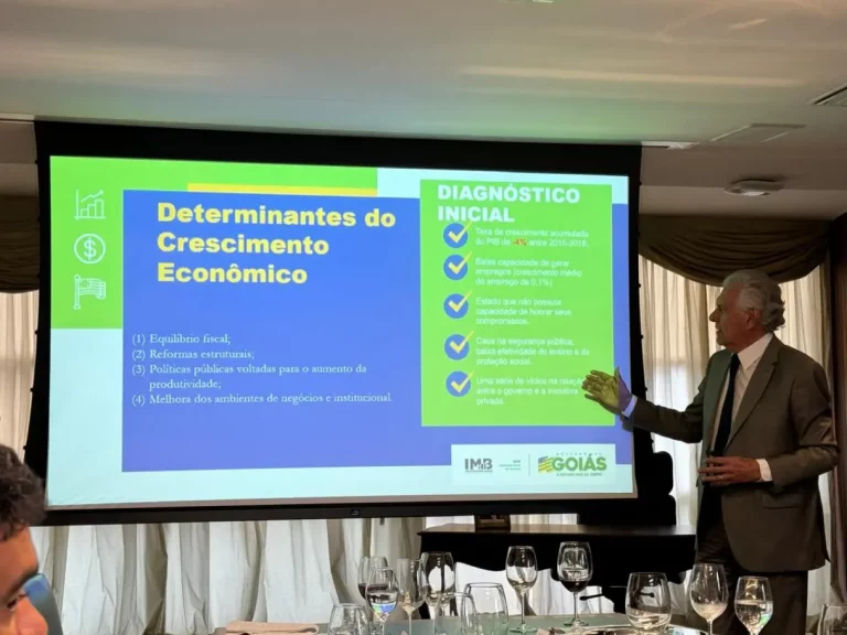 SECOM CAIADO NA FGV CRESCIMENTO DO PIB EM GOIAS 1215x911.jpg