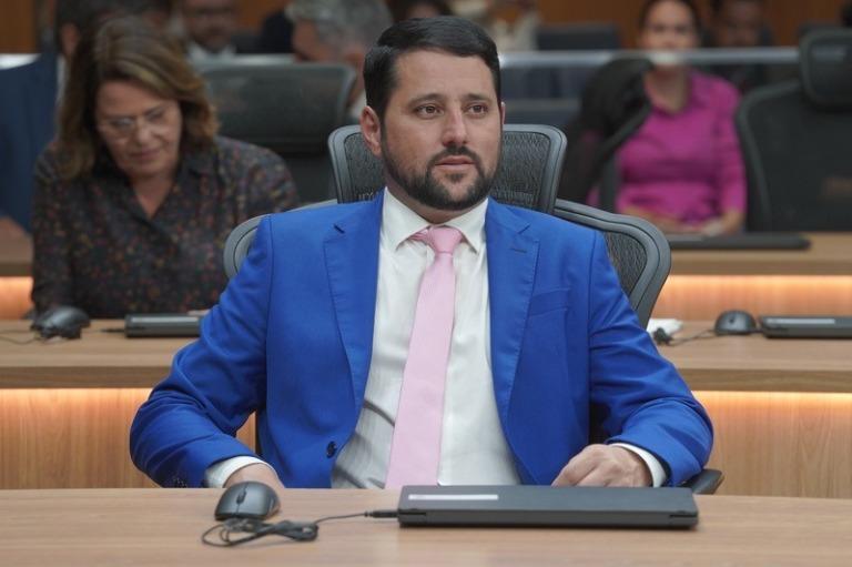 thumb grande Joao Carlos   25