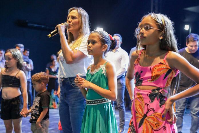 Celina criancas 696x464 1