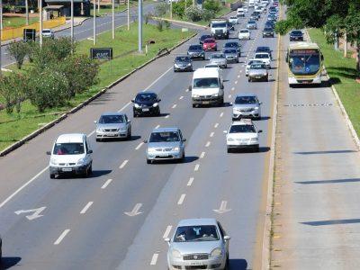 7.3. Transito. Foto Paulo H. Carvalho Agencia Brasilia 400x300 1
