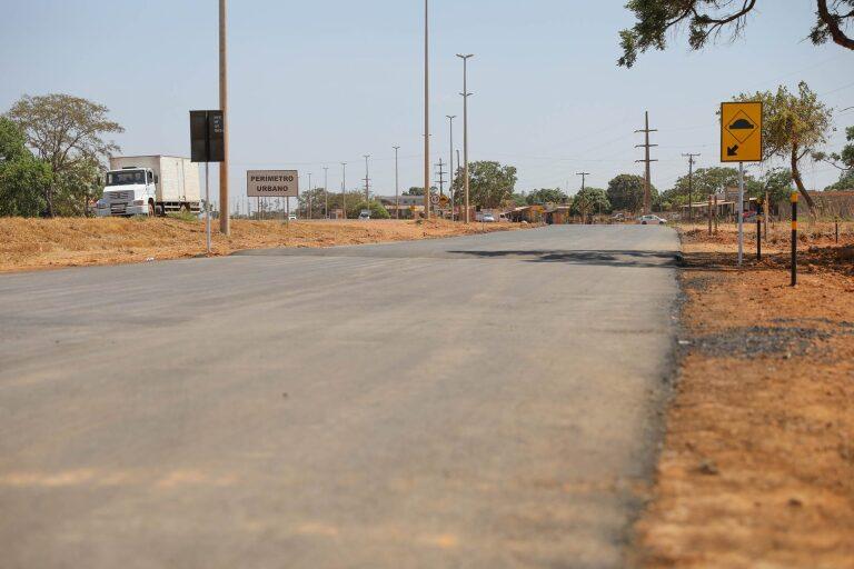 Dentro 1 3 1920x1280 1