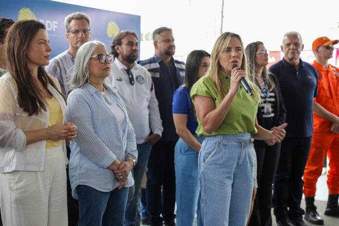 celina leao 696x464 1