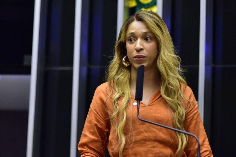 erika hilton gps brasilia