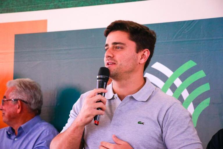 0ad84cac7dcfeac7c62d7bd893df784d 1