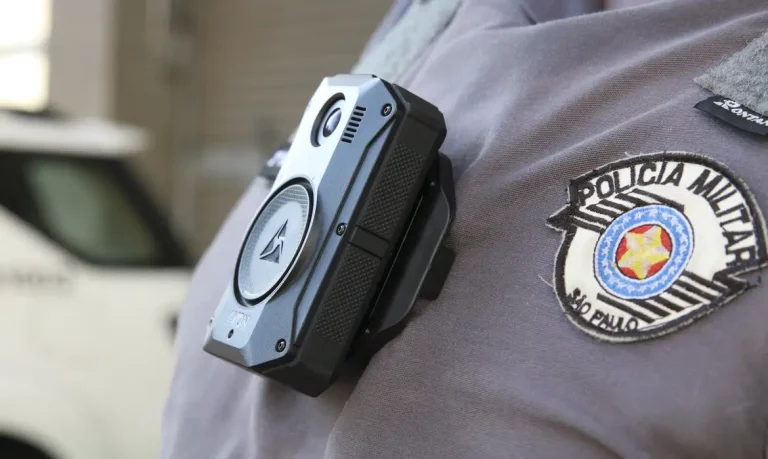 cameras uniformes de policiais militares sao paulo rvrsa abr 2804223638 0