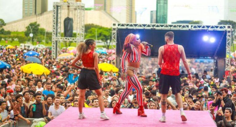 bloco de carnaval 696x376 1