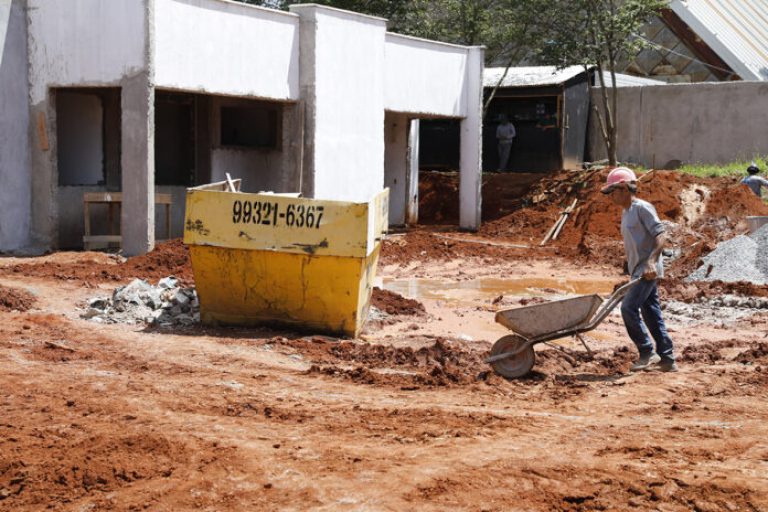 obras escolas 696x464 1