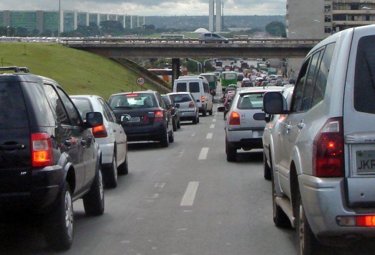 transito proximo a rodoviaria e1739535320176 768x522 1