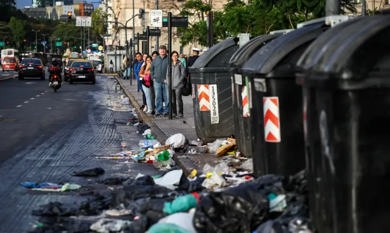 2025 04 10t121852z 945033085 rc2zuda88u7d rtrmadp 3 argentina strike