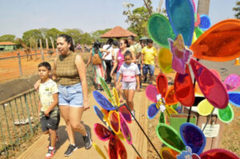 Zoologico de Brasilia. Foto Lucio Bernardo Jr 2 300x199 1