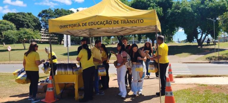 Detran-DF participa do Maio Amarelo UnB 2025