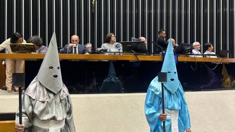 Procissão do Fogaréu, tesouro cultural de Goiás, é homenageada no Congresso com representação do Governo do Estado