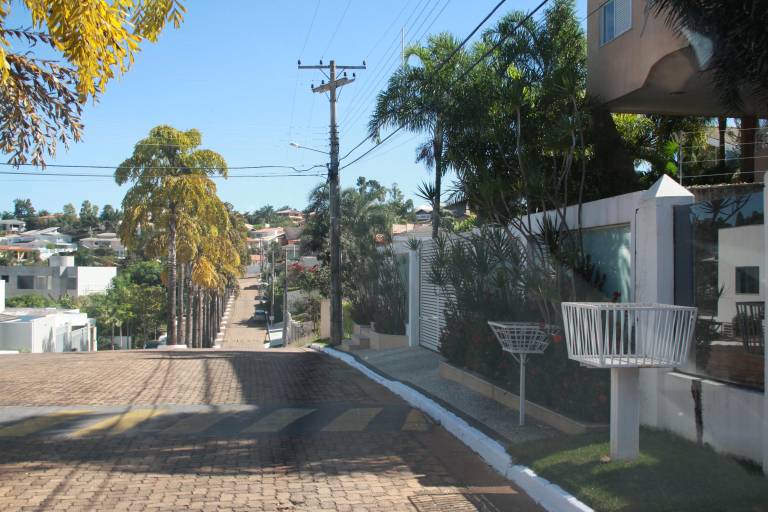 Chamamento para regularização de lotes do Condomínio Ville de Montagne é aberto