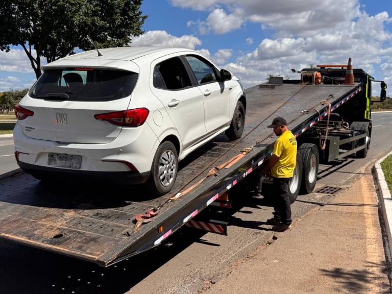 Detran-DF autua 76 condutores alcoolizados no fim de semana