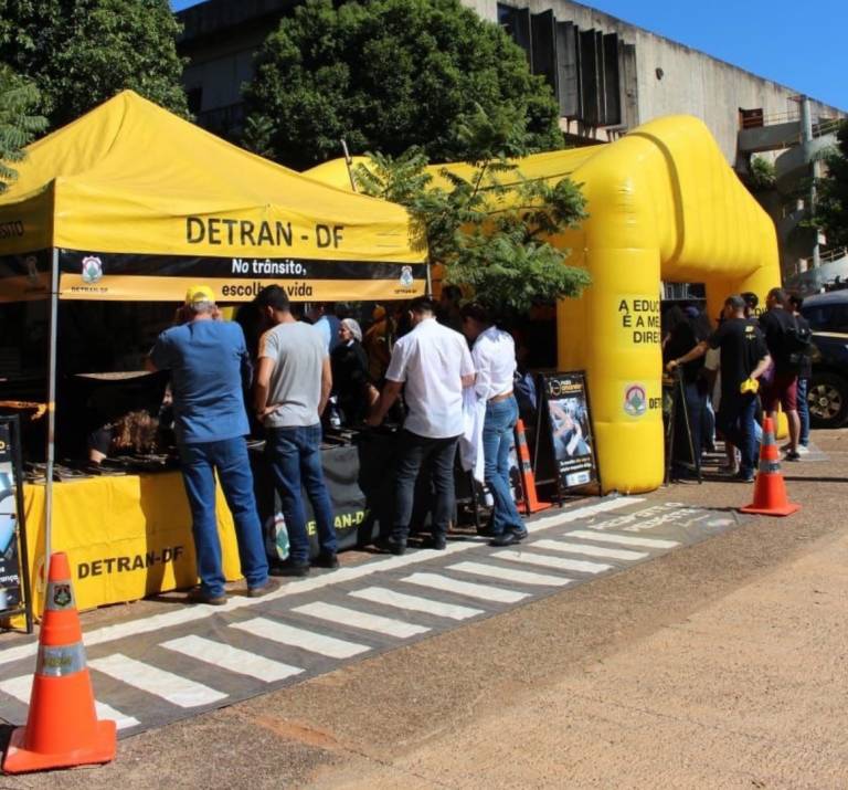 Detran-DF e UnB fazem ação para aumentar a segurança de pedestres