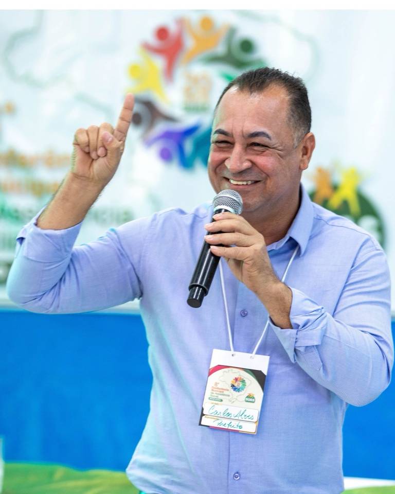 No mês do aniversário de 30 anos de Novo Gama, Carlinhos do Mangão entrega muitos serviços e obras para população