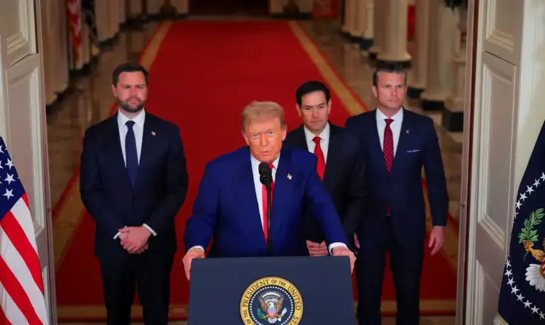 Trump anuncia ataque a três usinas nucleares do Irã