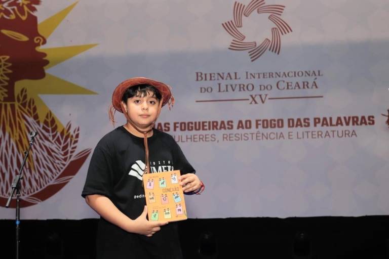 Autor mirim Davi Moura lança novo livro na Feira do Livro de Brasília