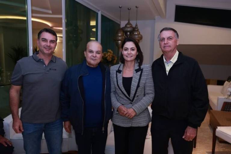 Ibaneis articula candidatura ao Senado com apoio do clã Bolsonaro