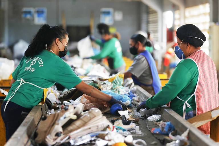 Com 58 mil toneladas de lixo processadas em 2024, DF amplia coleta seletiva em 222% desde 2020