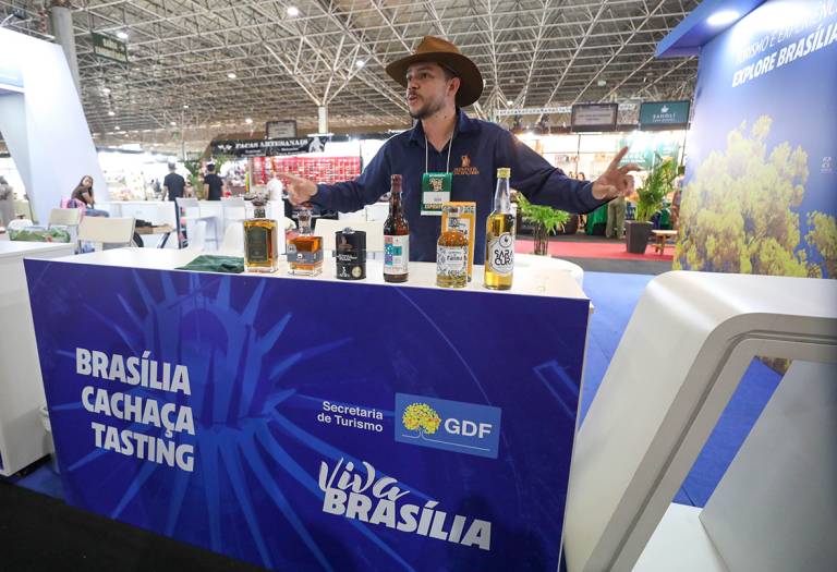 Estandes na Expotchê mostram atrativos e produtos de Brasília