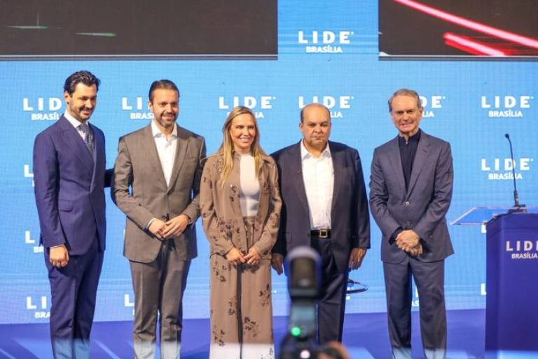 Ibaneis destaca avanços do DF em eletromobilidade