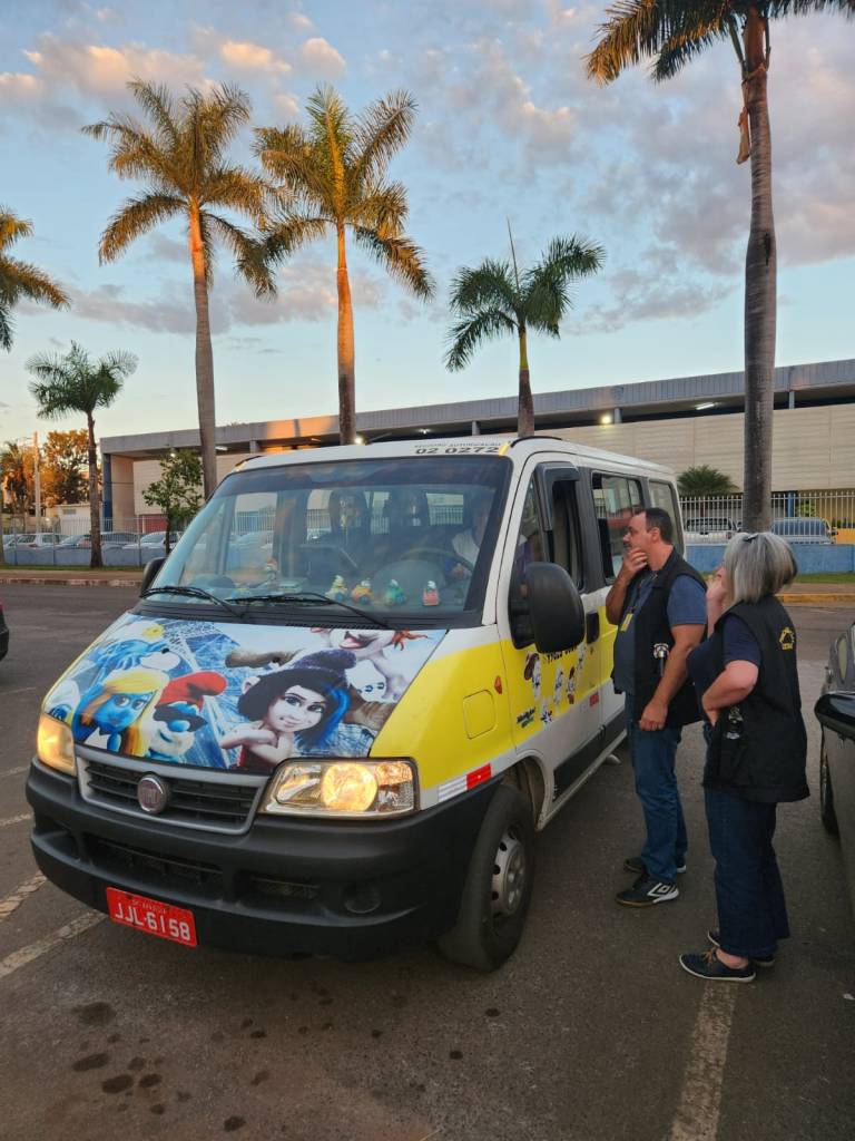 Detran-DF realiza operação de fiscalização em vans escolares
