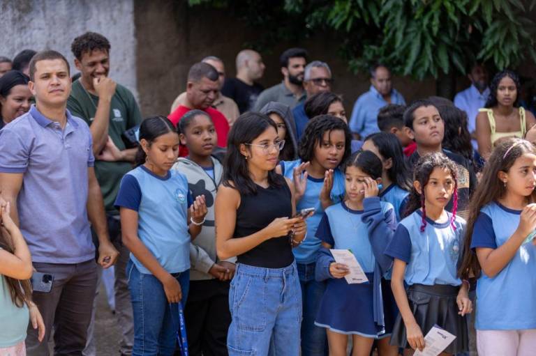Carlinhos do Mangão construirá uma quadra poliesportiva na Escola Rachel de Queiroz