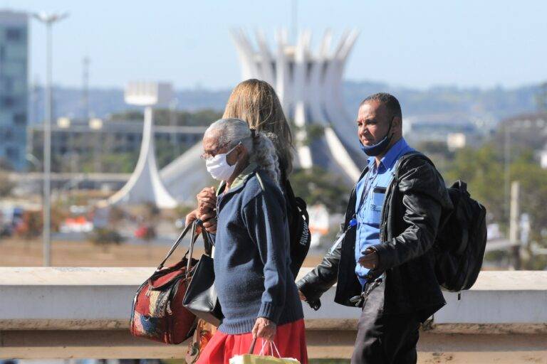 Seca e frio se intensificam com a chegada do inverno no DF
