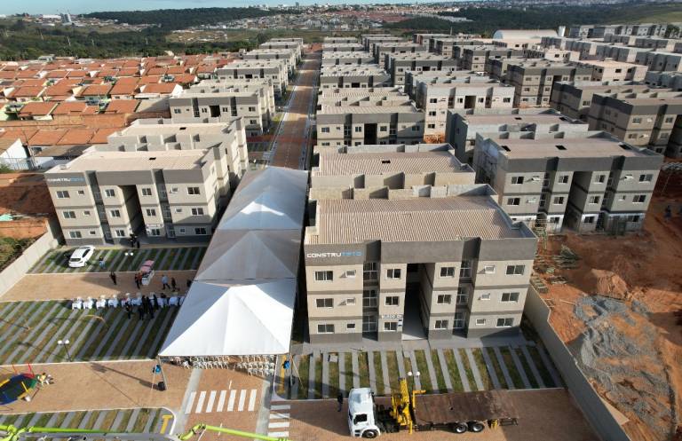 Agehab entrega 276 apartamentos do Crédito Parceria em Cidade Ocidental
