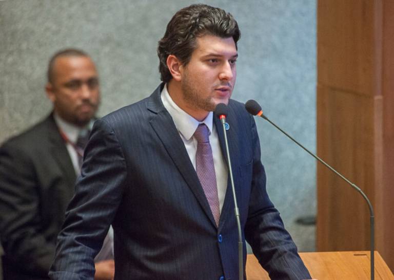 Eduardo Pedrosa ultrapassa 60 leis aprovadas e consolida atuação legislativa no Distrito Federal