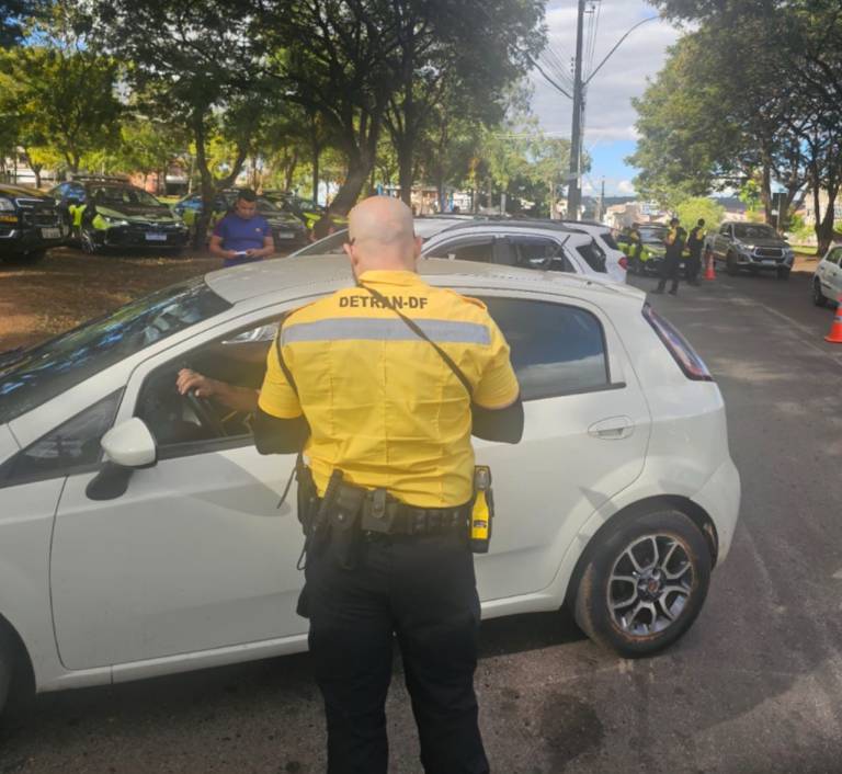 Operações da Lei Seca registram 49 motoristas alcoolizados
