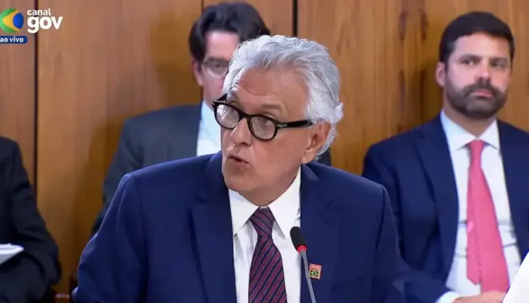 Caiado critica soltura de MC Poze do Rodo e fala em ‘inversão de valores’