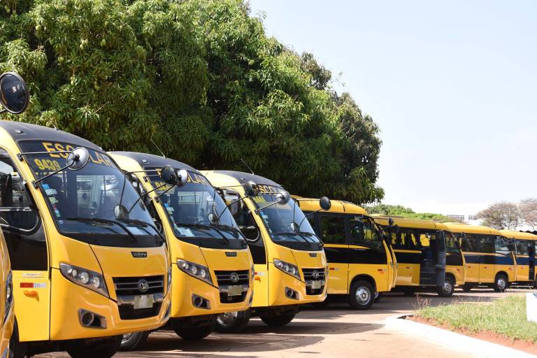 Estudantes da rede pública contam com mais de 1.160 ônibus de transporte escolar