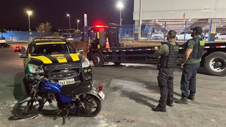Detran-DF recolhe motocicleta com R$ 77 mil em débitos