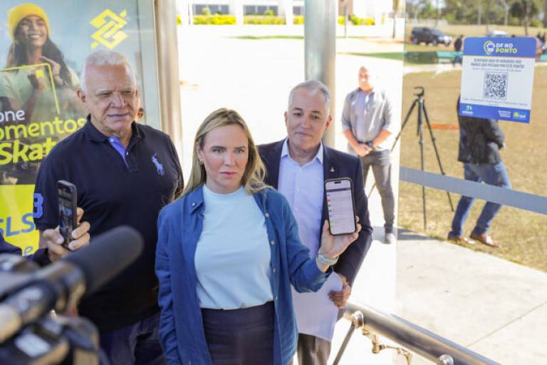 GDF testa QR Code em paradas de ônibus para informar horários em tempo real