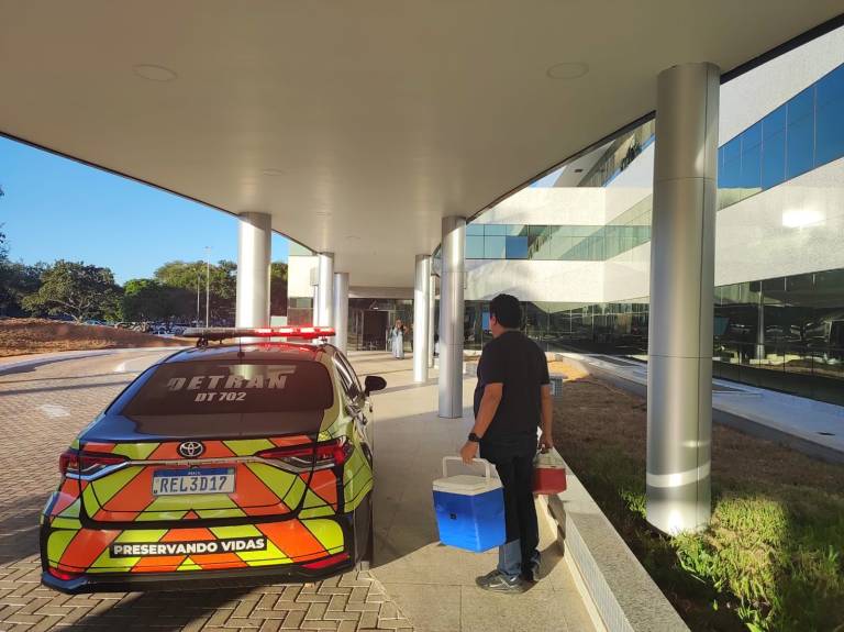 Detran-DF auxilia em missão de vida: apoio ao transporte para captação de córneas no HRAN