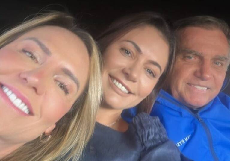 Celina Leão acompanha Bolsonaro e Michelle em motociata
