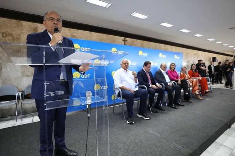 GDF vai construir usina fotovoltaica para atender 400 escolas públicas no DF com energia limpa