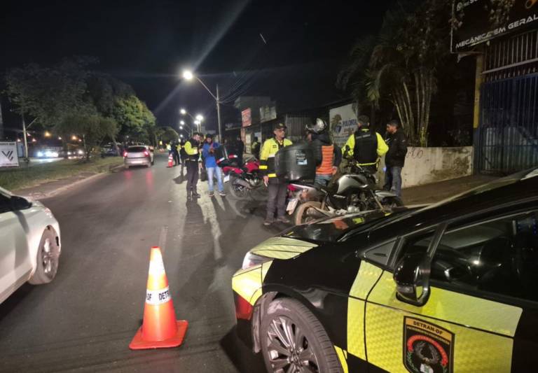 Operação Sossego flagra entregadores sem habilitação em Ceilândia