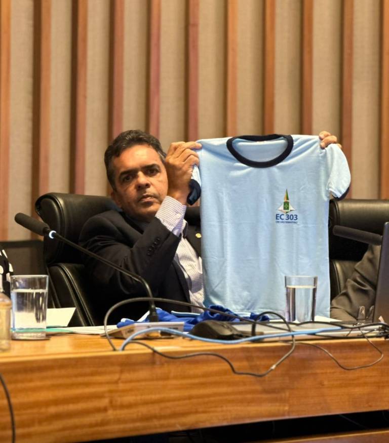 Programa Cartão Uniforme Escolar Avança: Projeto do Vice-Presidente da CLDF, Ricardo Vale, aguarda Sanção