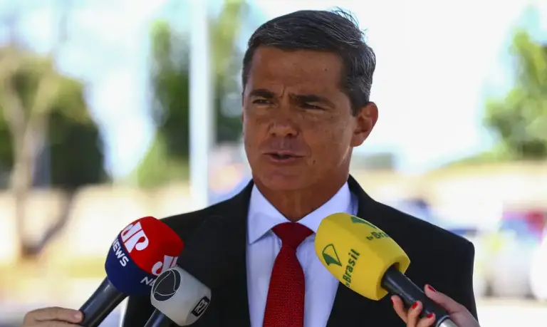 General diz que visitou acampamento golpista como cidadão