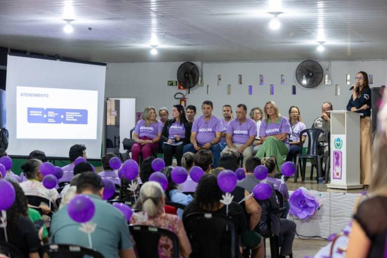 Secretaria da mulher realiza tarde de palestras em alusão ao mês de conscientização e combate a violência contra mulher