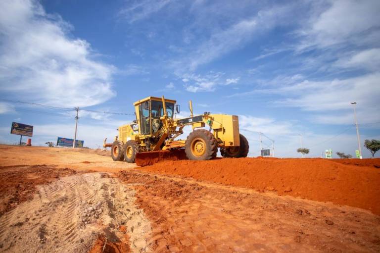 Pavimentação asfáltica continua no residencial Paraíso em Novo Gama